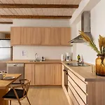 Stylish Duplex In N *
